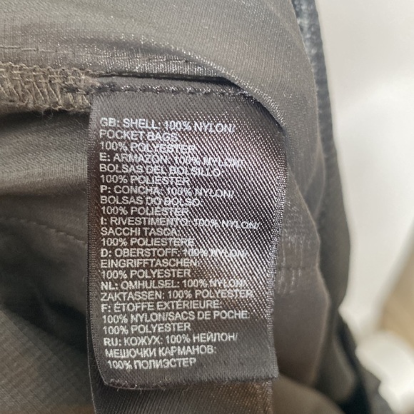 The North Face Men's Black Convertible Outdoor Cargo Pants Lightweight size 38 - Picture 11 of 12